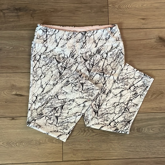 Marika Sport white marbled capri leggings - Picture 6 of 10
